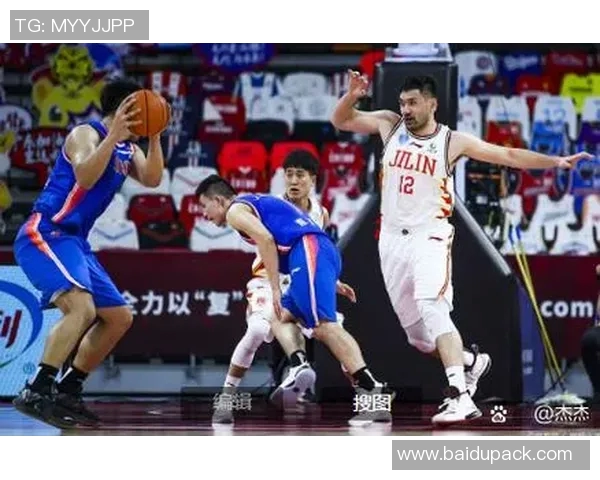 杭州篮球队在邀请赛中以95分高居积分榜首位展现强劲实力 杭州篮球队在邀请赛中以95分高居积分榜首位展现强劲实力